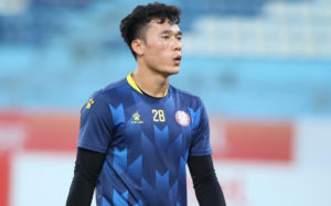 khong-duoc-thay-park-goi-len-tuyen-bui-tien-dung-cay-cu-tro-lai-voi-phong-do-to