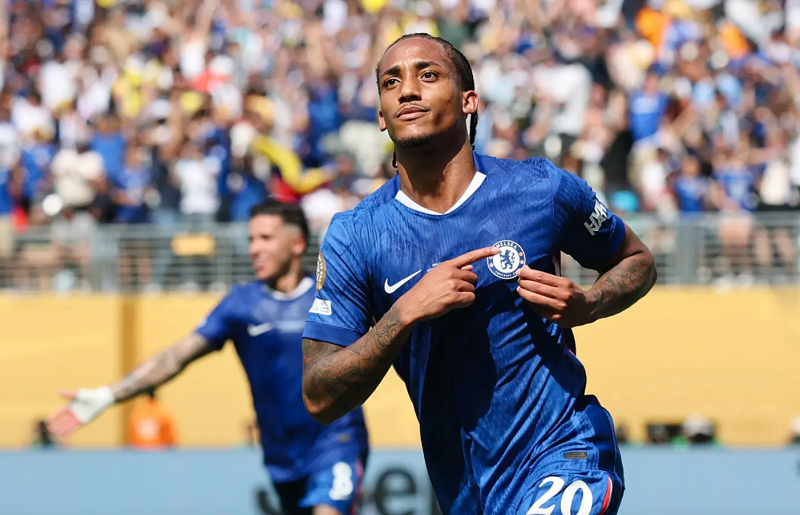 joao-pedro-giua-hai-lan-ranh-sat-thu-ich-ky-hay-tien-dao-vi-tap-the