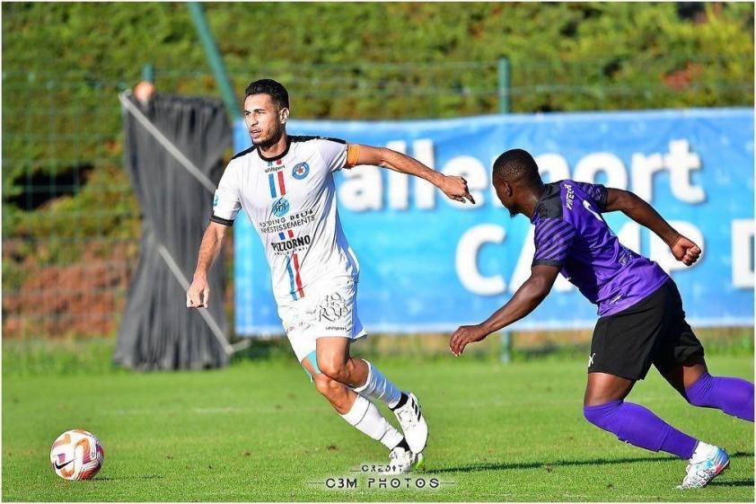 Julien Mouillon có thể trở thành lựa chọn mới cho hàng thủ ĐT Việt Nam.